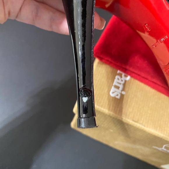 Christian Louboutin Decolette Patent Pumps - Picture 7 of 8